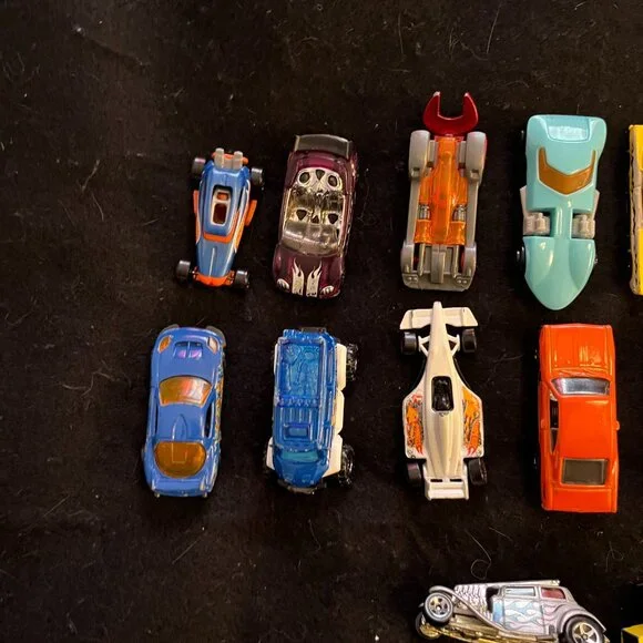 Vintage 21 Collectable Matchbox/Mattel Toy Cars* - Picture 2 of 6